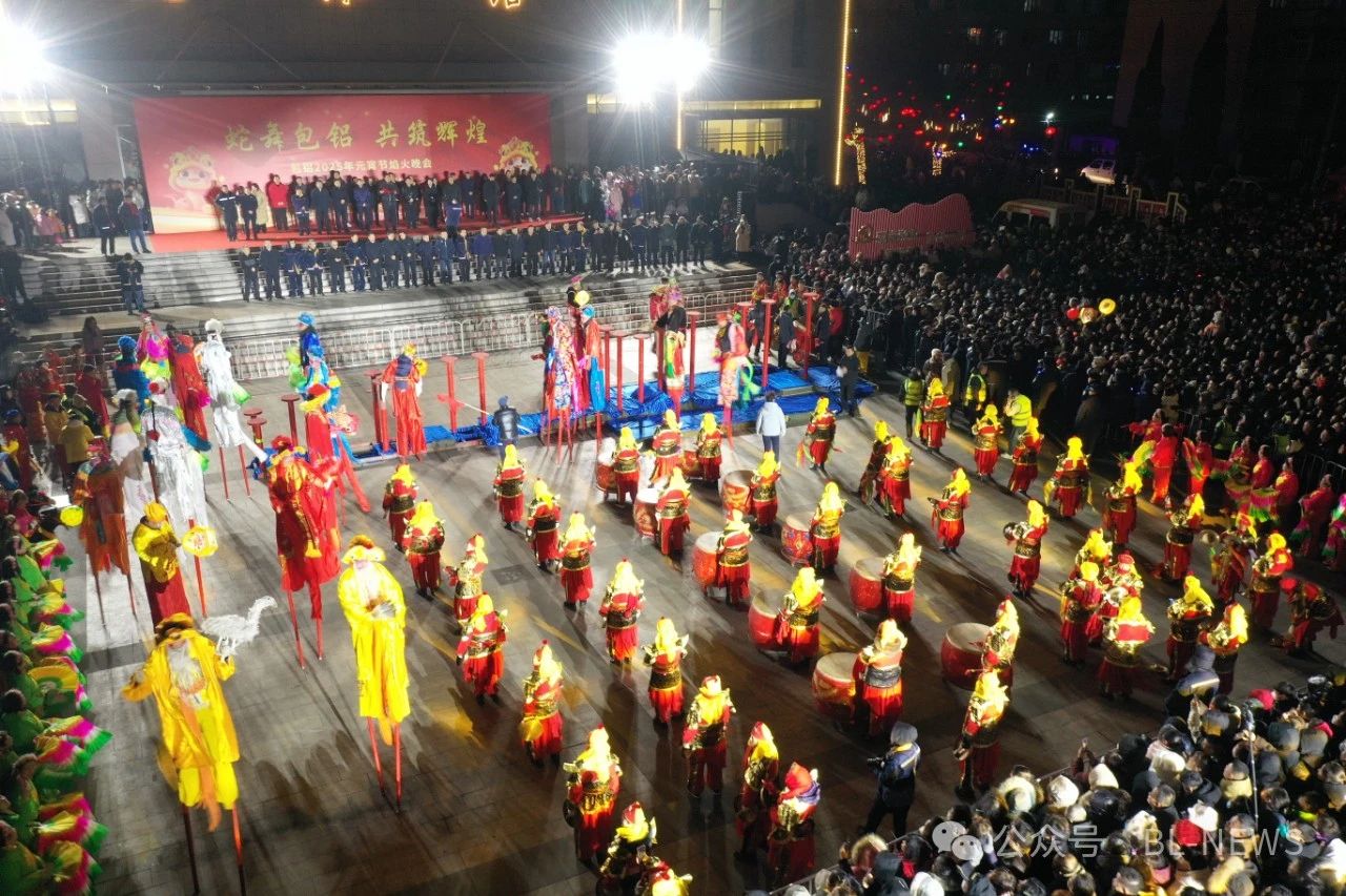 包鋁元宵焰火晚會(huì)璀璨上演共慶佳節(jié)展望新征程